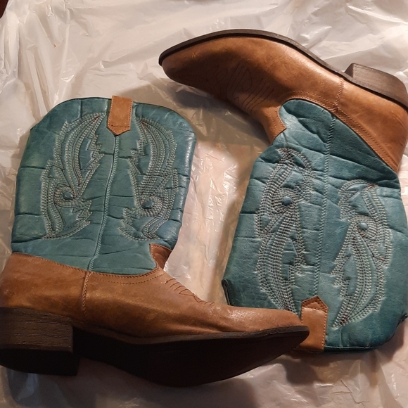 coconuts Shoes - Coconuts Womens Western Boots 👢